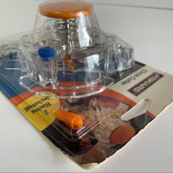 Fiskars Circle Cutter 2 Blades Included - Picture 3 of 9